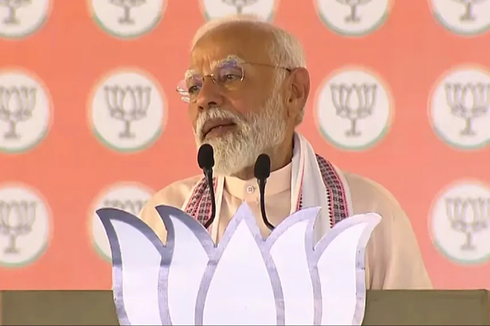मोदी के गांधी परिवार पर नए आरोप