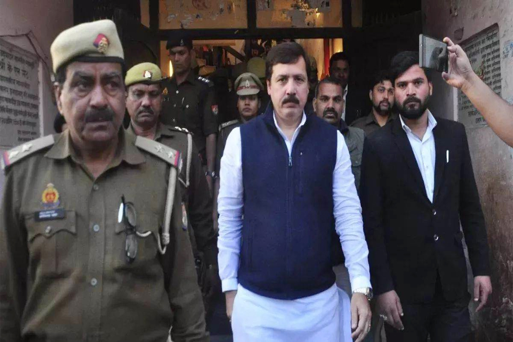 पूर्व सांसद धनंजय सिंह जौनपुर से बरेली जेल शिफ्ट