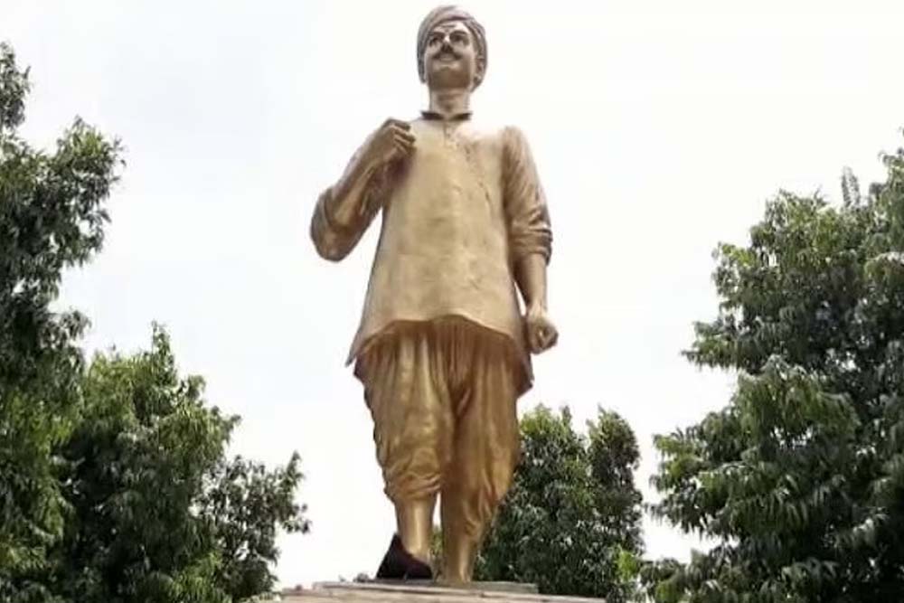 स्वाधीनता संग्राम के पहले बलिदानी मंगल पाण्डेय