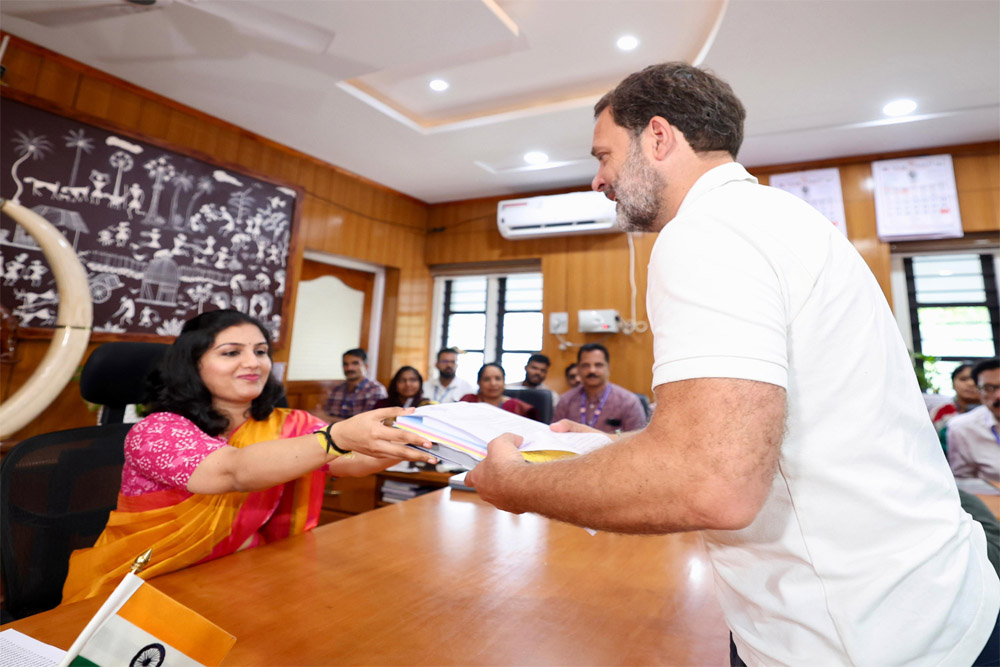 राहुल ने वायनाड से परचा दाखिल किया