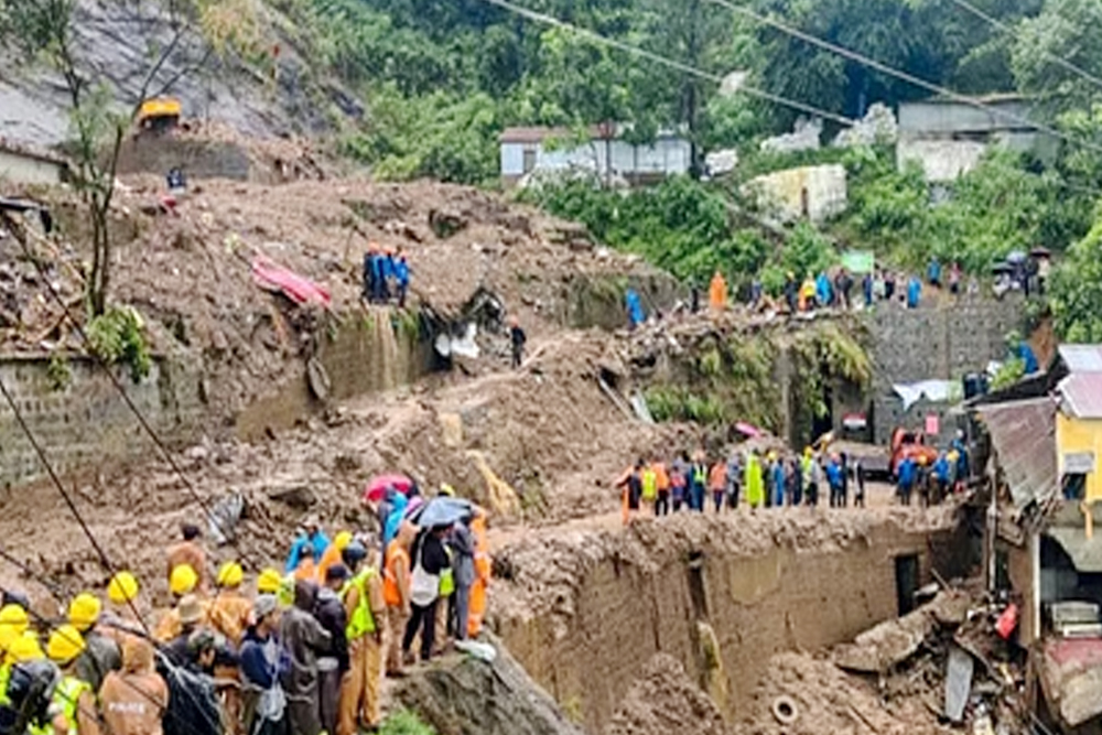 मिजोरम में भारी बारिश के चलते खदान ढहने से 12 की मौत