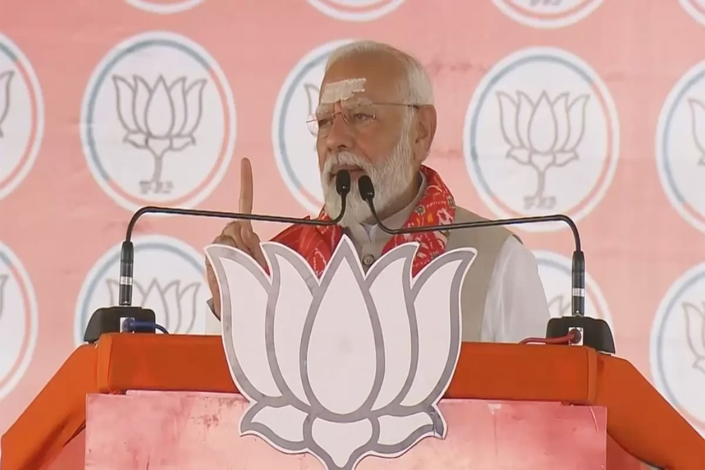 शहजादे ने अंबानी, अदाणी को गाली देना क्यों बंद कर दिया: पीएम मोदी