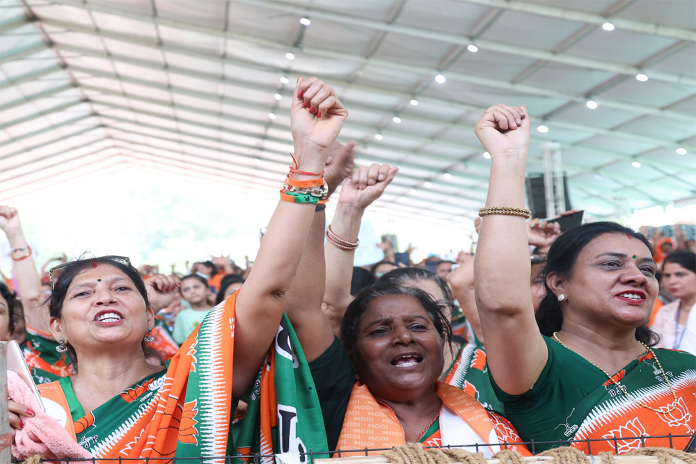 वादा करने के समय दावों की हुंकार