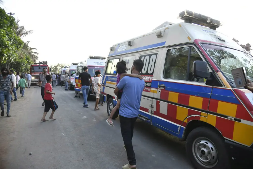 राजकोट में भीषण आग, 24 लोगों की जल कर मौत