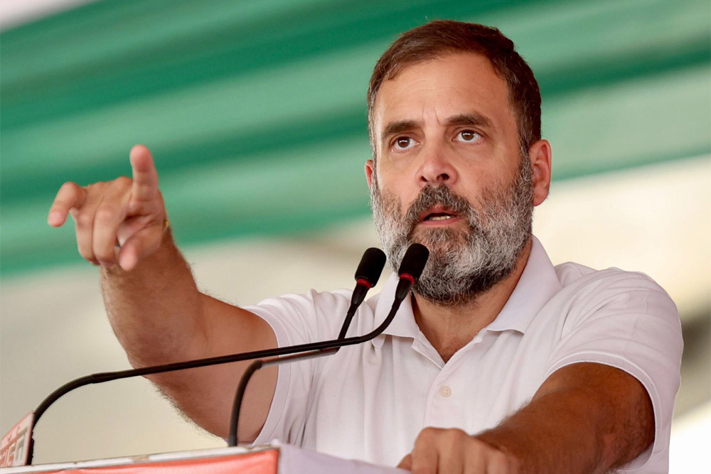 मोदी अवतार, राहुल का तंज