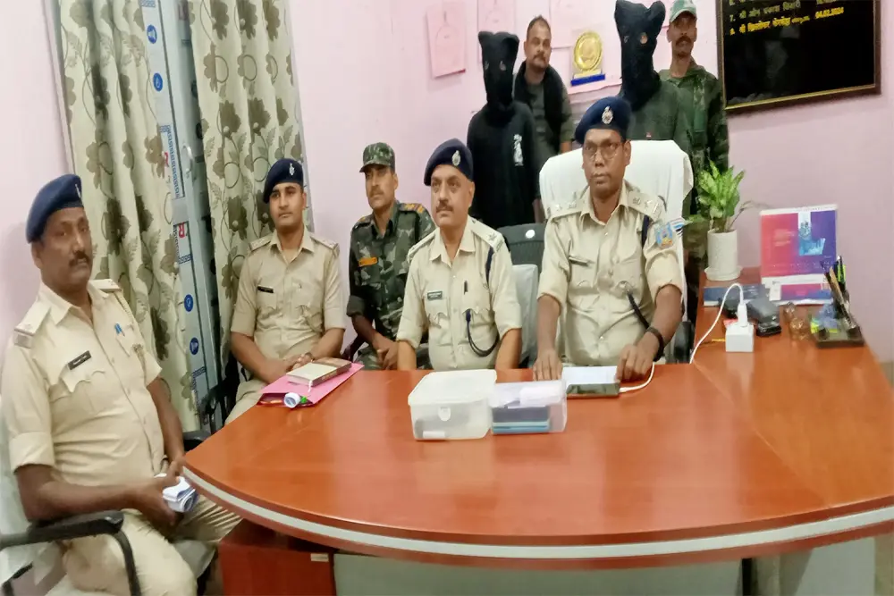 झारखंड के खूंटी में नक्सली कमांडर सहित दो गिरफ्तार