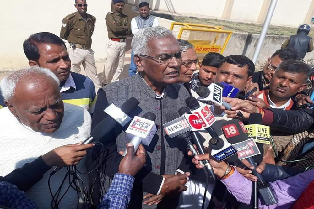 कम्युनिस्ट पार्टियों के नेताओं की चिंता