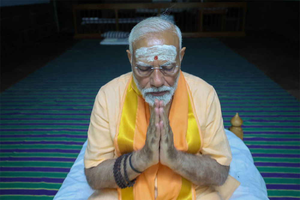 मोदी की तपस्या, फल देंगे मतदाता