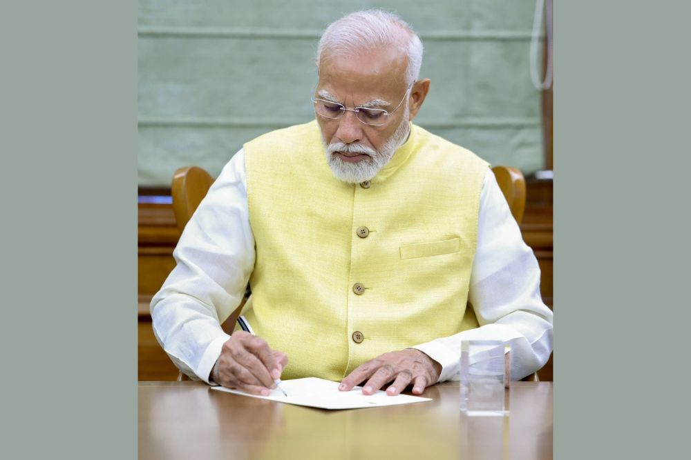 मोदी ने तीसरी बार PM पद संभालते ही किसानों का किया भला