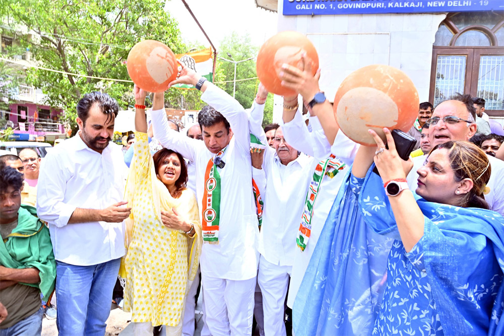 दिल्ली में जल संकट पर तकरार