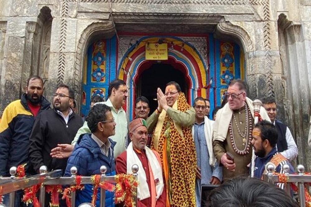 विकास कार्यों की समीक्षा करने केदारनाथ पहुंचे सीएम धामी
