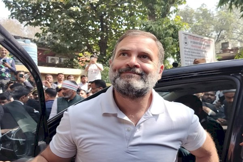 मानहानि मामले में सुल्तानपुर कोर्ट में पेश हुए राहुल गांधी