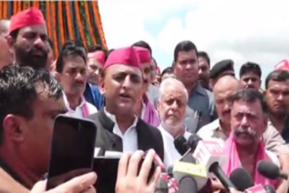 अखिलेश यादव ने भाजपा पर साधा निशाना