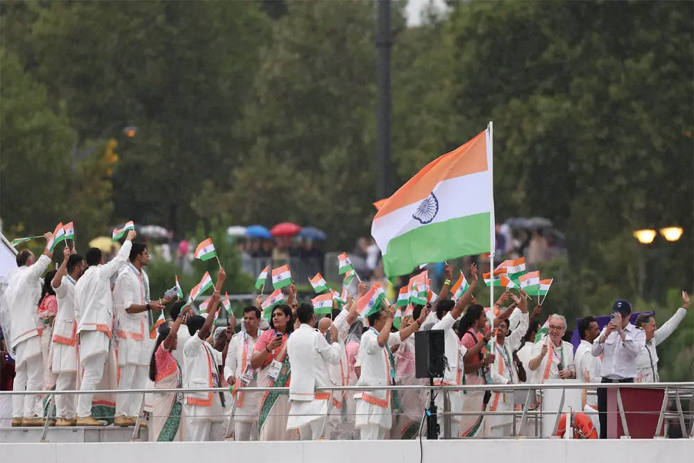 उम्र की धोखाधड़ी का आधार ‘कार्ड’?