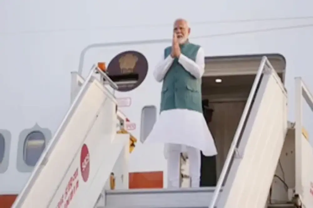 ऐतिहासिक यात्रा पर पोलैंड पहुंचे पीएम मोदी