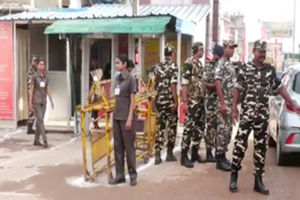 स्वतंत्रता दिवस को लेकर यूपी प्रशासन अलर्ट