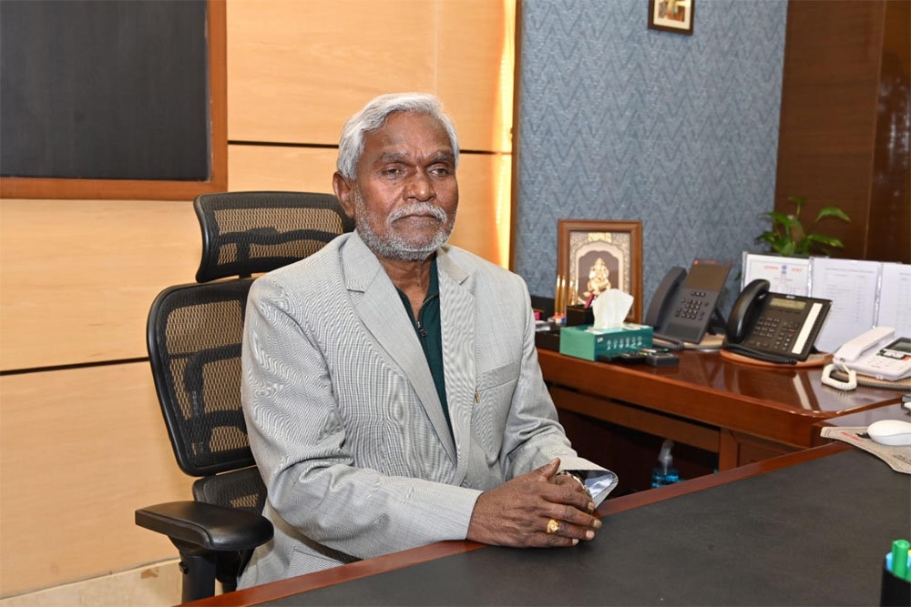 चम्पई का इस्तीफा, कल शामिल होंगे भाजपा में