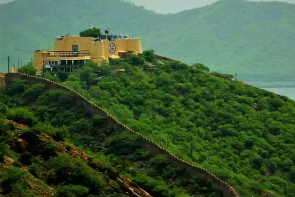 जयपुर में भगवान गणेश का अनोखा मंदिर, जहां विराजित है बिना सूंड वाले गजानन