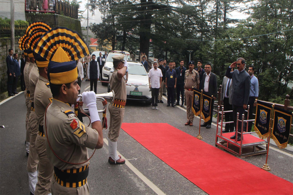 हिमाचल में कांग्रेस की सांप छुछुंदर दशा