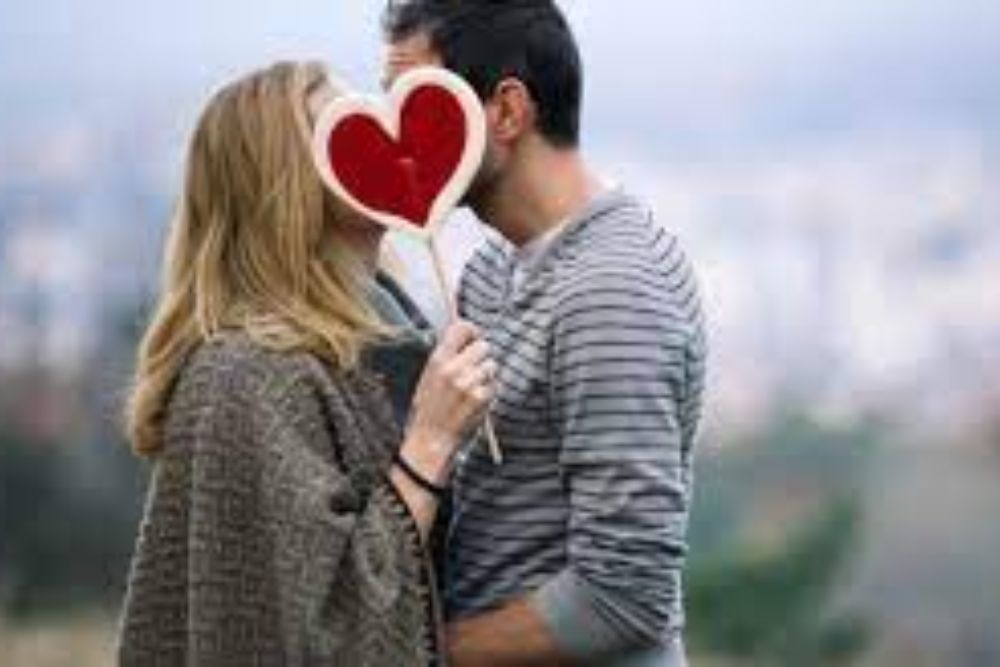 पार्टनर टाइमपास कर रहा है या है सीरियस? ऐसे करें रिश्ते की पहचान