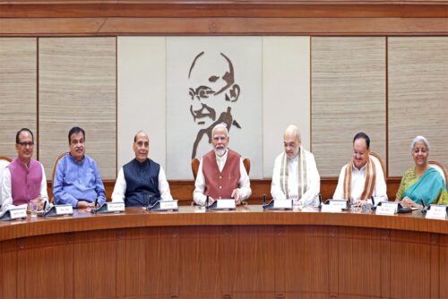 कैबिनेट फेरबदल में सावन, भादो का पेंच
