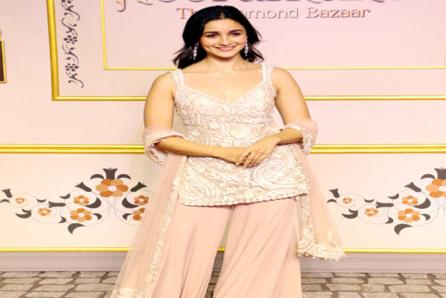 आलिया भट्ट ने खास अंदाज में रणबीर को विश की शादी की सालगिरह