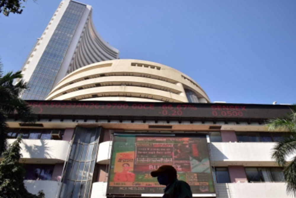 हरे निशान पर खुला शेयर बाजार, सेंसेक्स 429 अंक चढ़ा