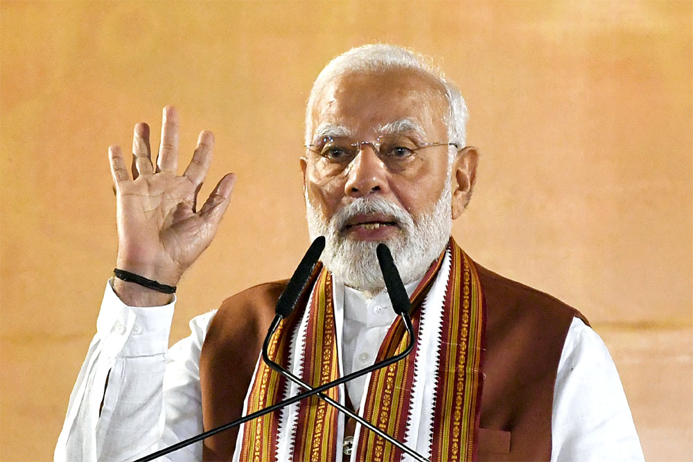 मोदी का कांग्रेस पर हमला