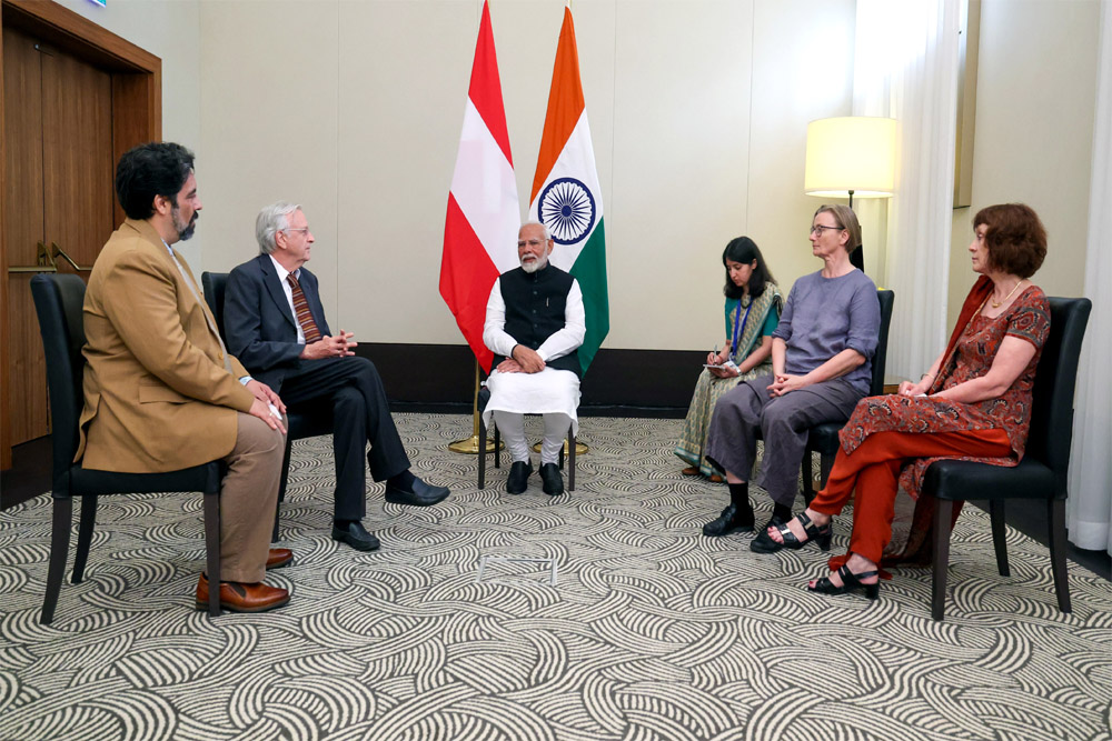 मोदी ने कई दोपक्षीय बैठक की