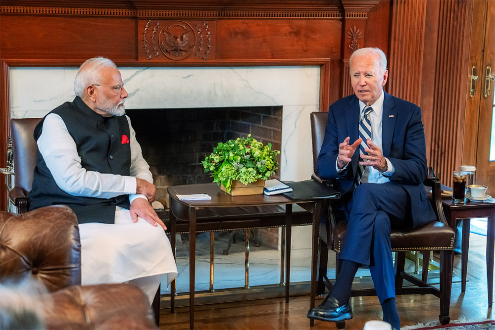 पश्चिम को चुभता कांटा