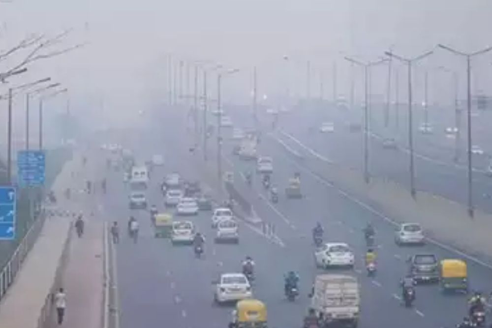प्रदूषण से बचने के लिए दिल्ली सरकार का बड़ा कदम, 50% कर्मचारी घर से करेंगे काम