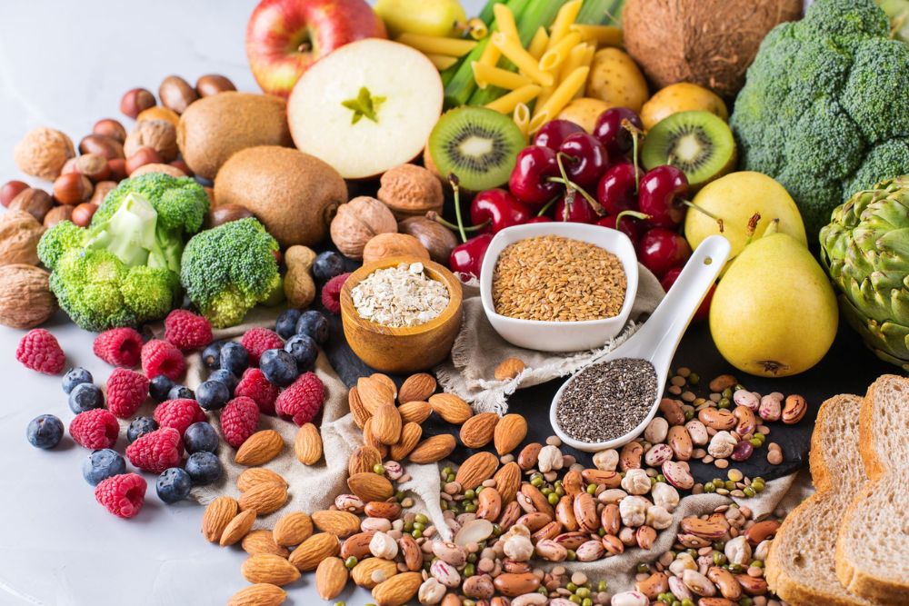 Foods: सर्दियों में इन फूड्स का करें सेवन, शरीर रहेगा हेल्दी और गर्म