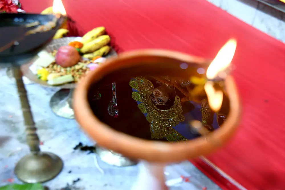 दिवालीः जगमग अंधेरा!