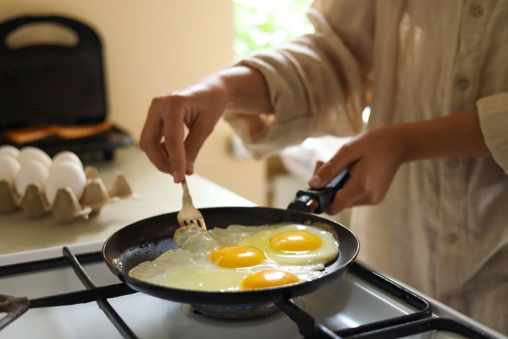 Eating Eggs