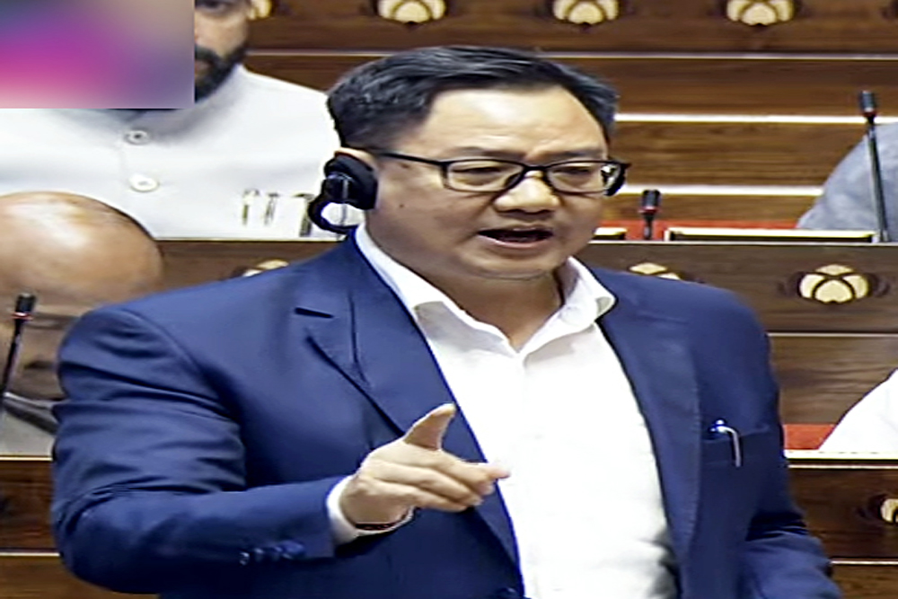 अमित शाह की टिप्पणी को तोड़-मरोड़कर पेश कर रही कांग्रेस: किरेन रिजिजू