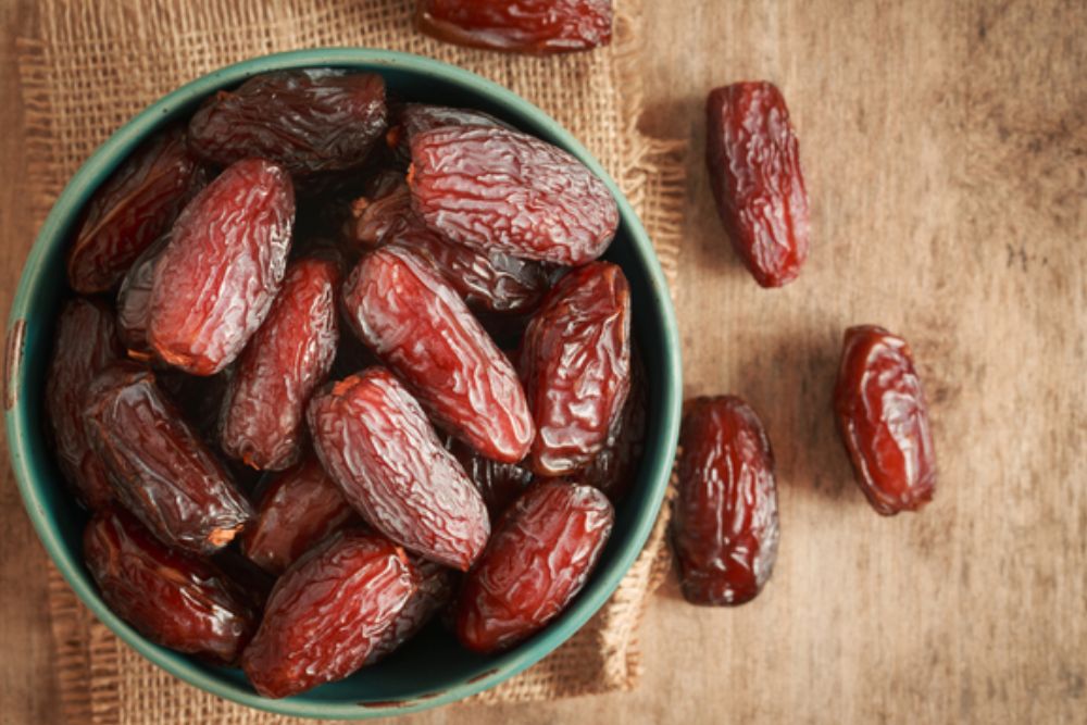 Dates Benefits: सर्दियों में खजूर के खाने से सेहत को मिलते हैं अद्भुत फायदे, जान लें खाने का सही तरीका