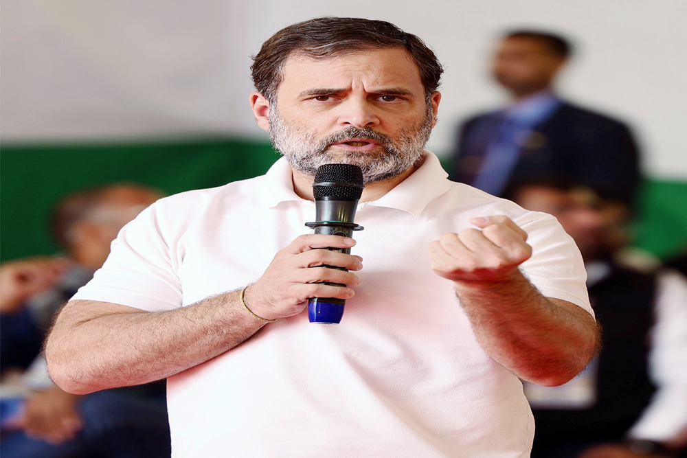 भाजपा आज द्रोणाचार्य की तरह युवाओं का अंगूठा काट रही है: राहुल गांधी
