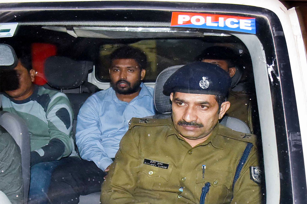 यूपी के बाद बिहार में छात्रों का प्रदर्शन