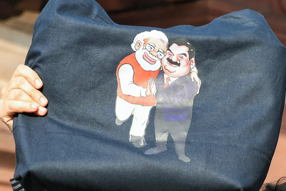 अडानी पर कुरबान भारत!