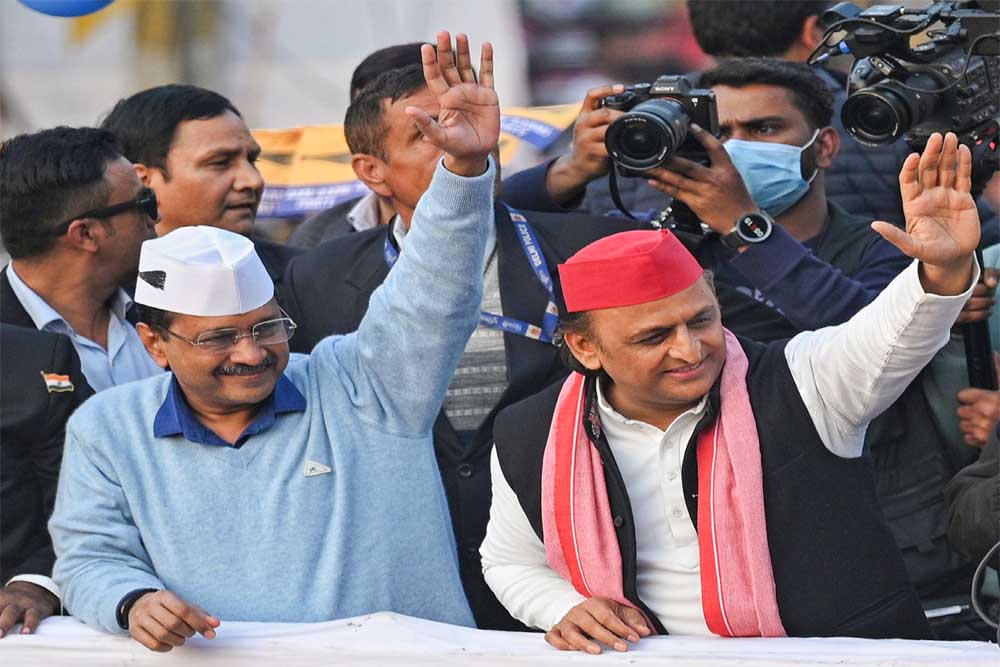आप के प्रचार में उतरे अखिलेश यादव