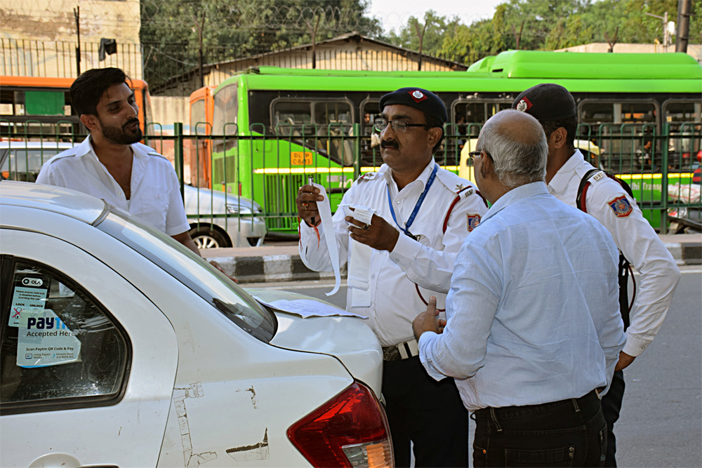 ओला, उबर को सरकार ने नोटिस भेजा