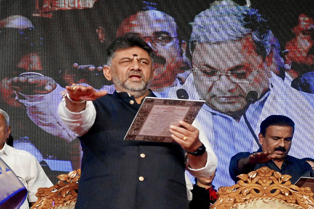 कांग्रेस की कर्नाटक समस्या बढ़ रही है