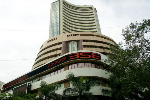 शेयर बाजार में लगातार दूसरे दिन गिरावट, सेंसेक्स 250 अंक और टूटा