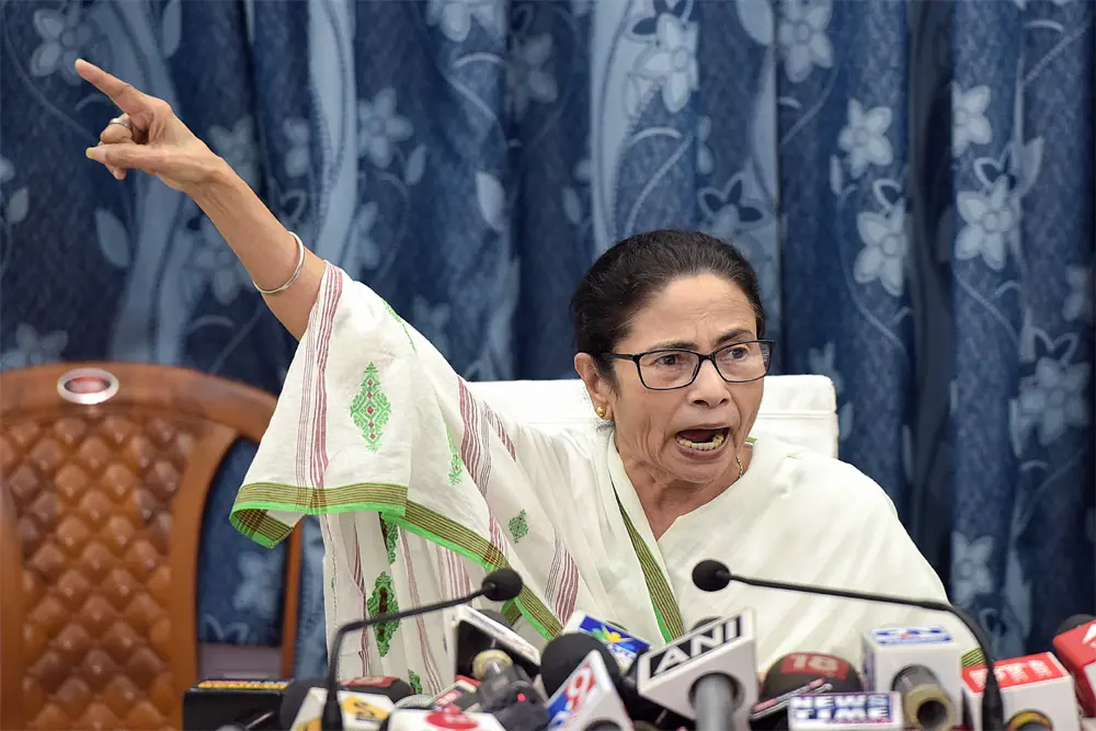 ममता ने योगी पर किया हमला
