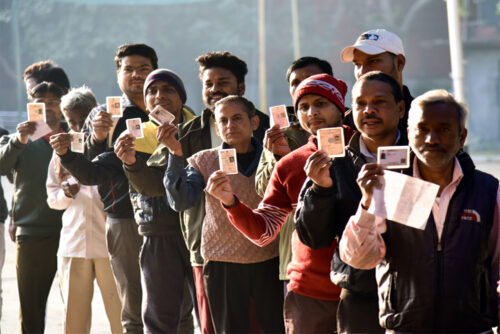 मतदाताओं को कितना मासूम समझती हैं पार्टियां