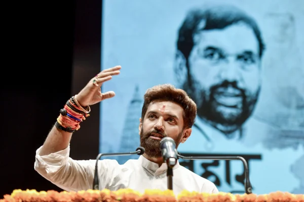 चिराग पासवान ने सपरिवार महाकाल का किया दर्शन