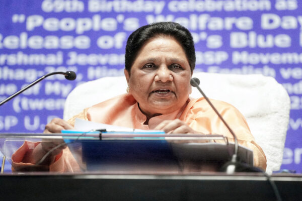 मायावती ने अखिलेश यादव पर किया कटाक्ष