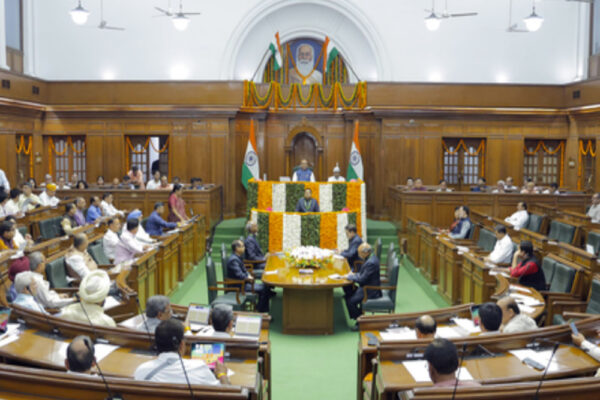 दिल्ली विधानसभा के बजट सत्र में हंगामा, कई ‘आप’ विधायकों को सदन से किया गया बाहर