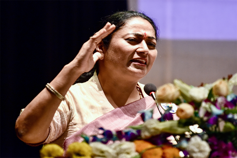 रेखा गुप्ता का बिना सोचे समझे बोलना