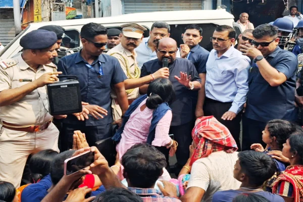 मुर्शिदाबाद में हिंसा प्रभावितों से मिले राज्यपाल